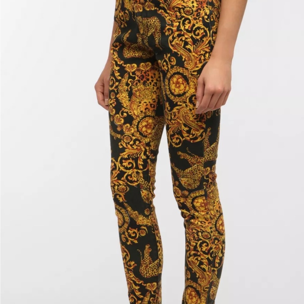 MinkPink Outrageous Fortune Barocco High-Rise Skinny Jeans Gold/Black Small - Picture 2 of 13